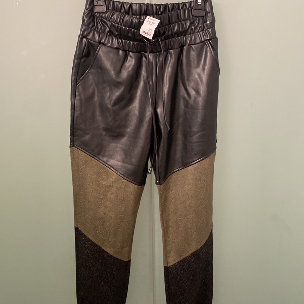 NWT Akira joggers